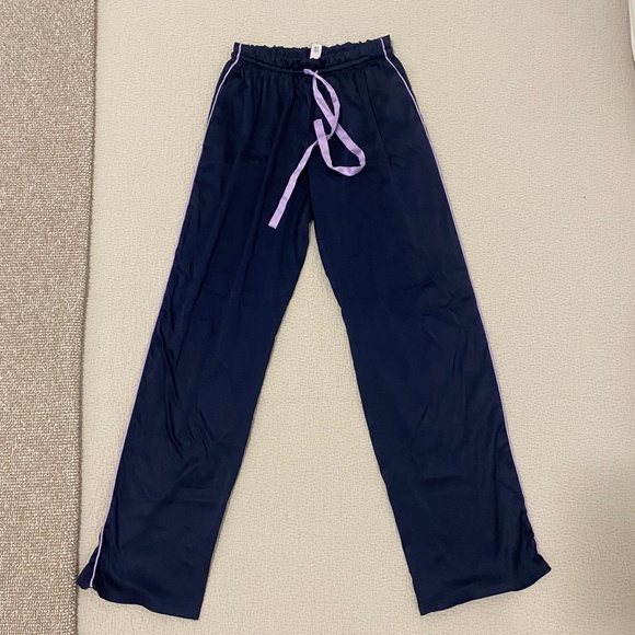 Victoria Secret Satin set - Picture 2 of 5